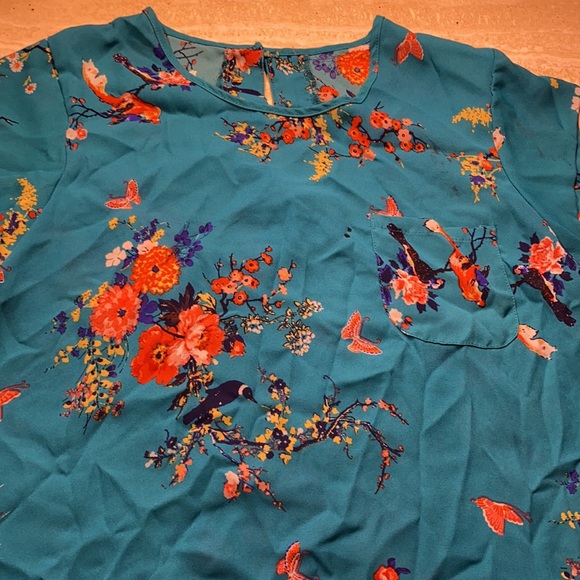 Colorful blouse - Picture 2 of 3